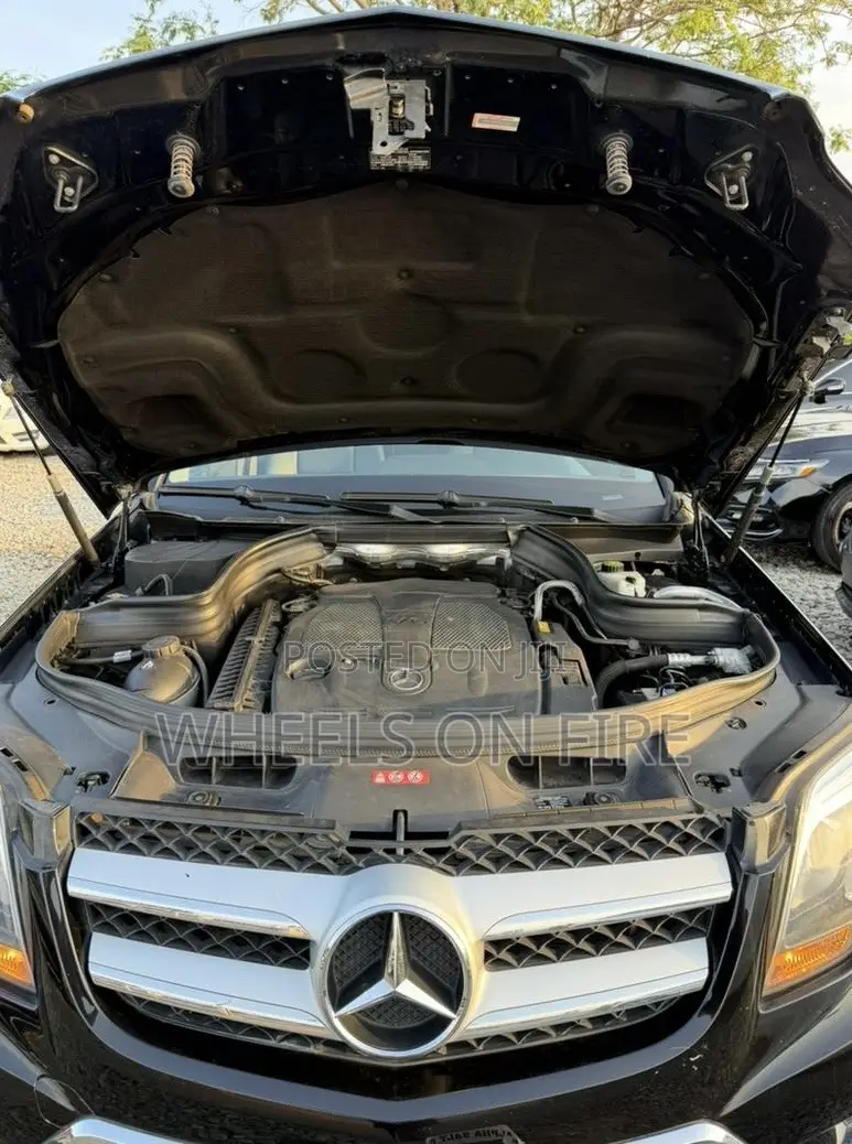 Mercedes-Benz GLK-Class 350 2014 Black