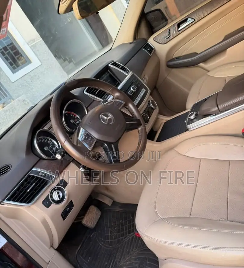 Mercedes-Benz M Class ML350 4MATIC 4dr SUV AWD (3.5L 6cyl 7A) 2014