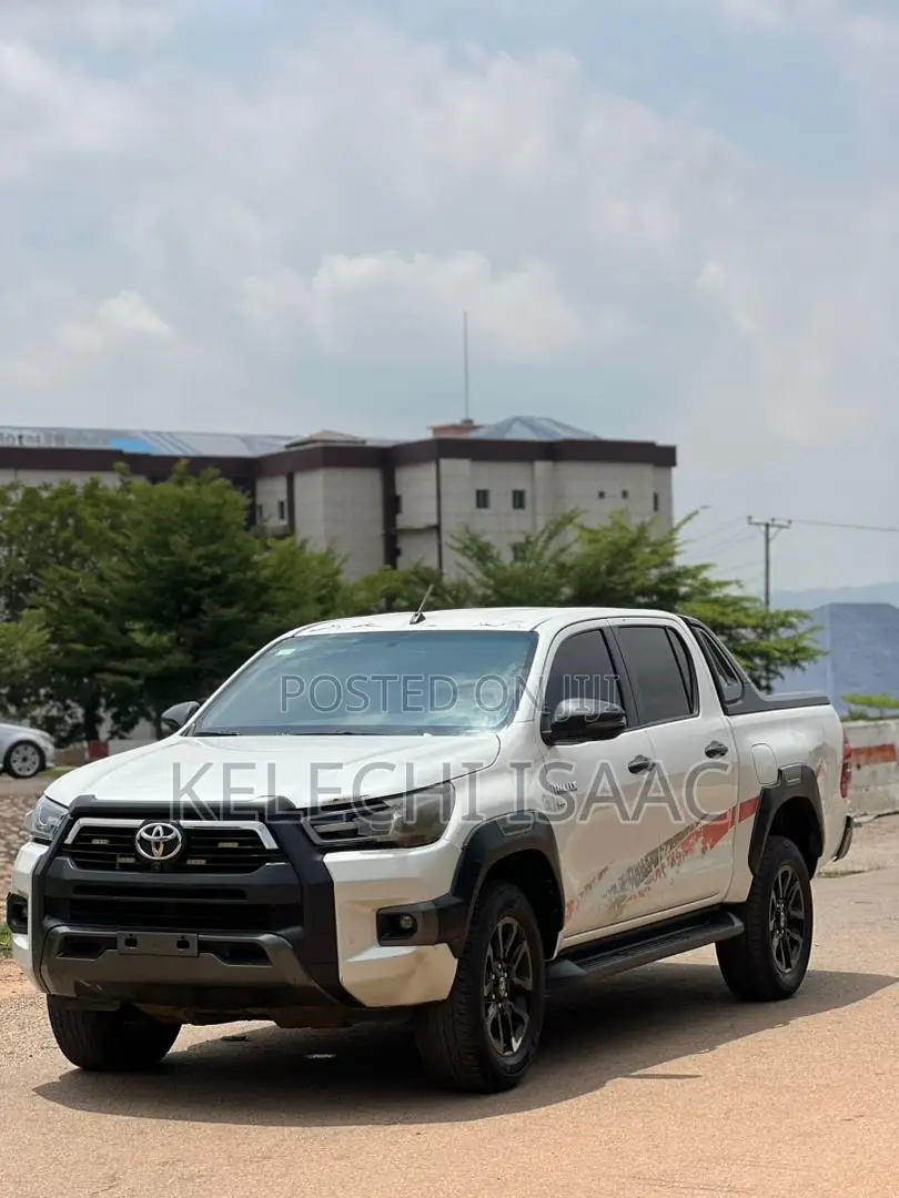 Toyota Hilux Revo Double Cab Petrol 2.7 AWD 2022 White