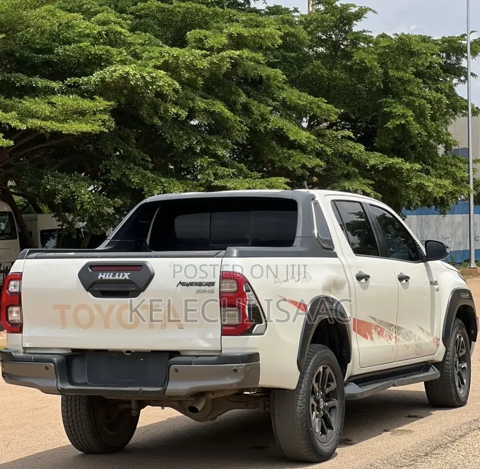 Toyota Hilux Revo Double Cab Petrol 2.7 AWD 2022 White