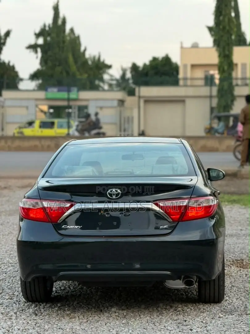 Toyota Camry 2016 Black