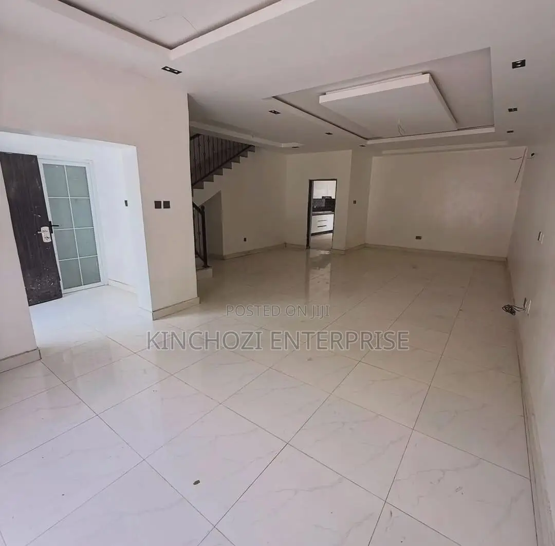 3bdrm Duplex in Apo Dutse, Zone B for rent