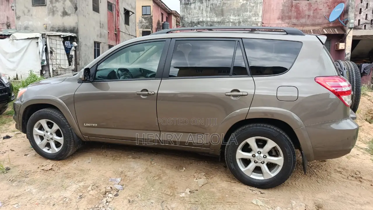 Toyota RAV4 2.5 Limited 4x4 2011 Gold