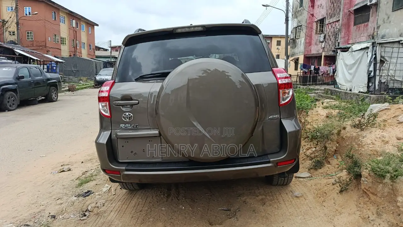 Toyota RAV4 2.5 Limited 4x4 2011 Gold