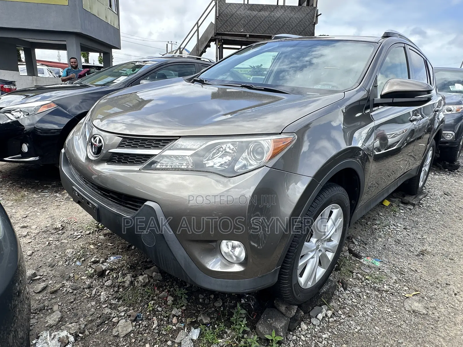 Toyota RAV4 Limited 4dr SUV (2.5L 4cyl 6A) 2015 Gray