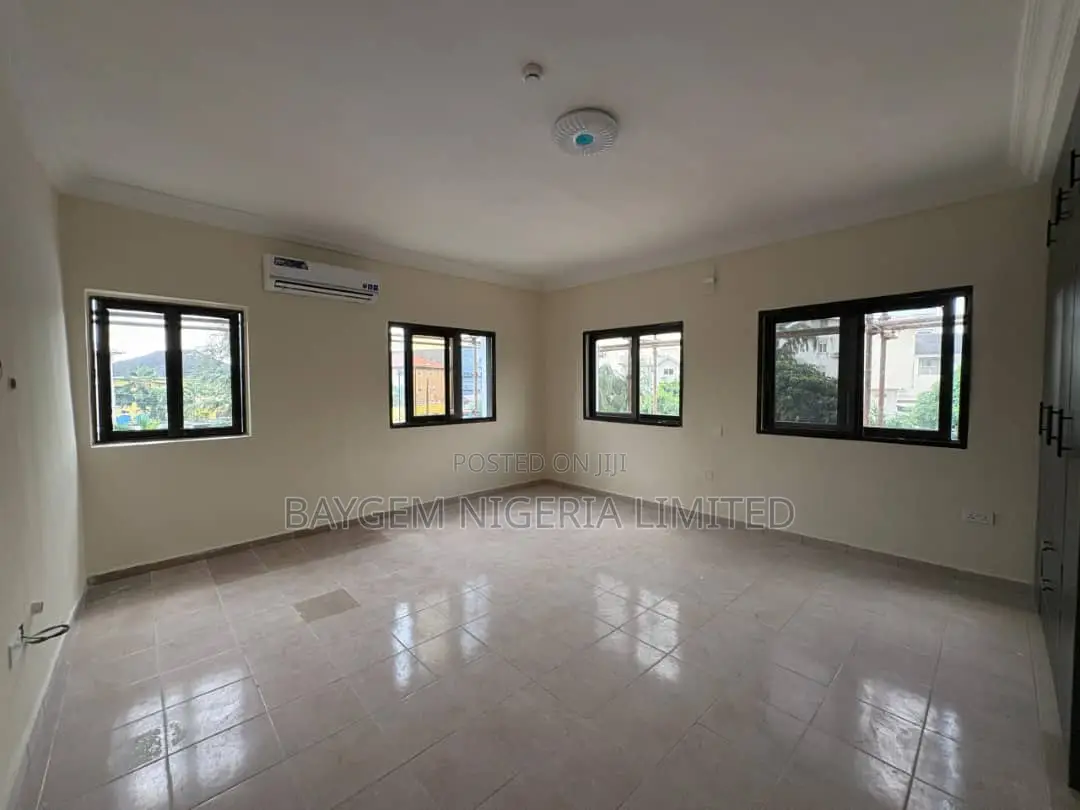 3bdrm Apartment in Off Esther Adeleke, Lekki Phase 1 for rent