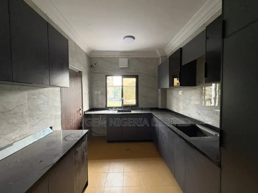 3bdrm Apartment in Off Esther Adeleke, Lekki Phase 1 for rent