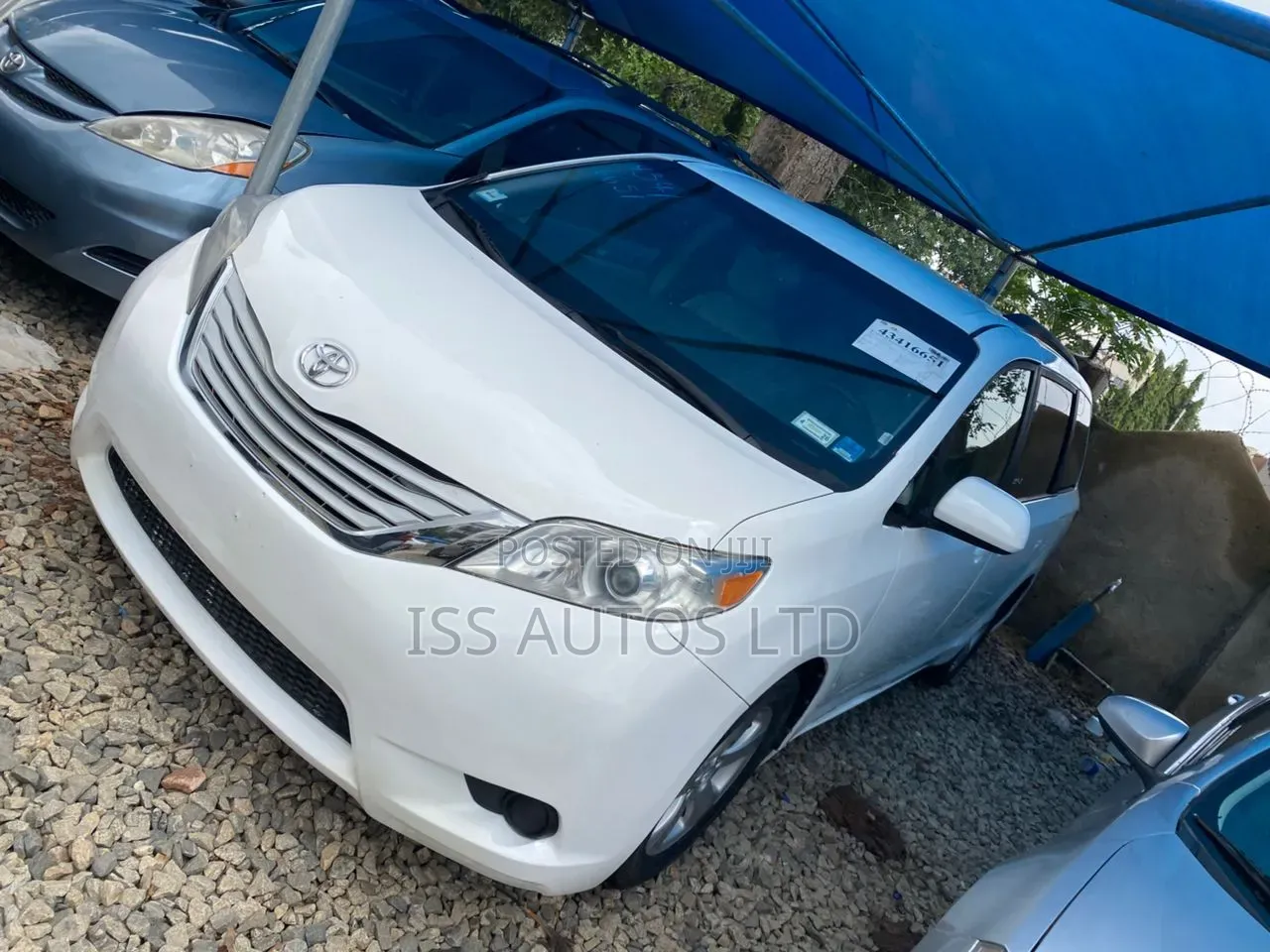 Toyota Sienna LE 8-Passenger 4dr Minivan (3.5L 6cyl 6A) 2015 White