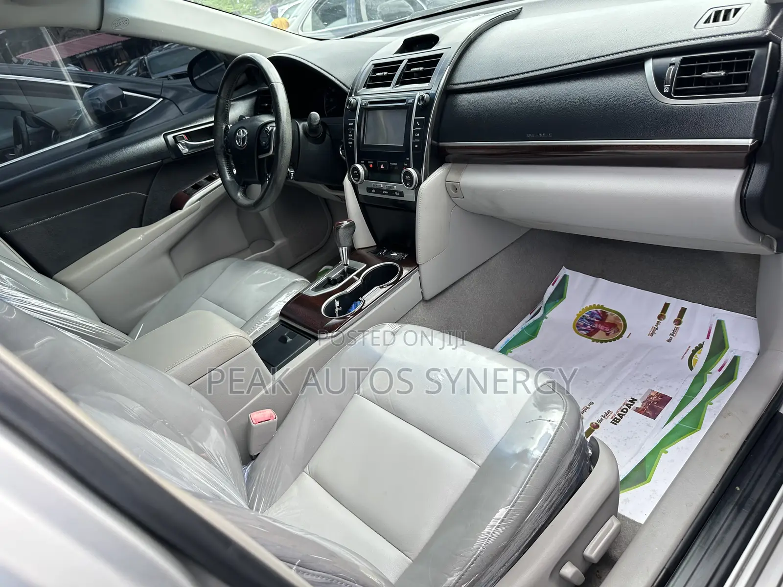 Toyota Camry XLE 4dr Sedan (2.5L 4cyl 6A) 2013 Silver