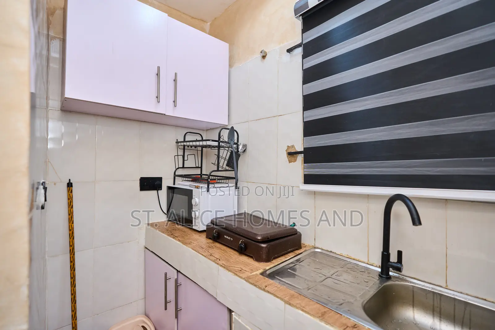 L & L Isimi Urban Studio Apartment, Gbagada, Lagos
