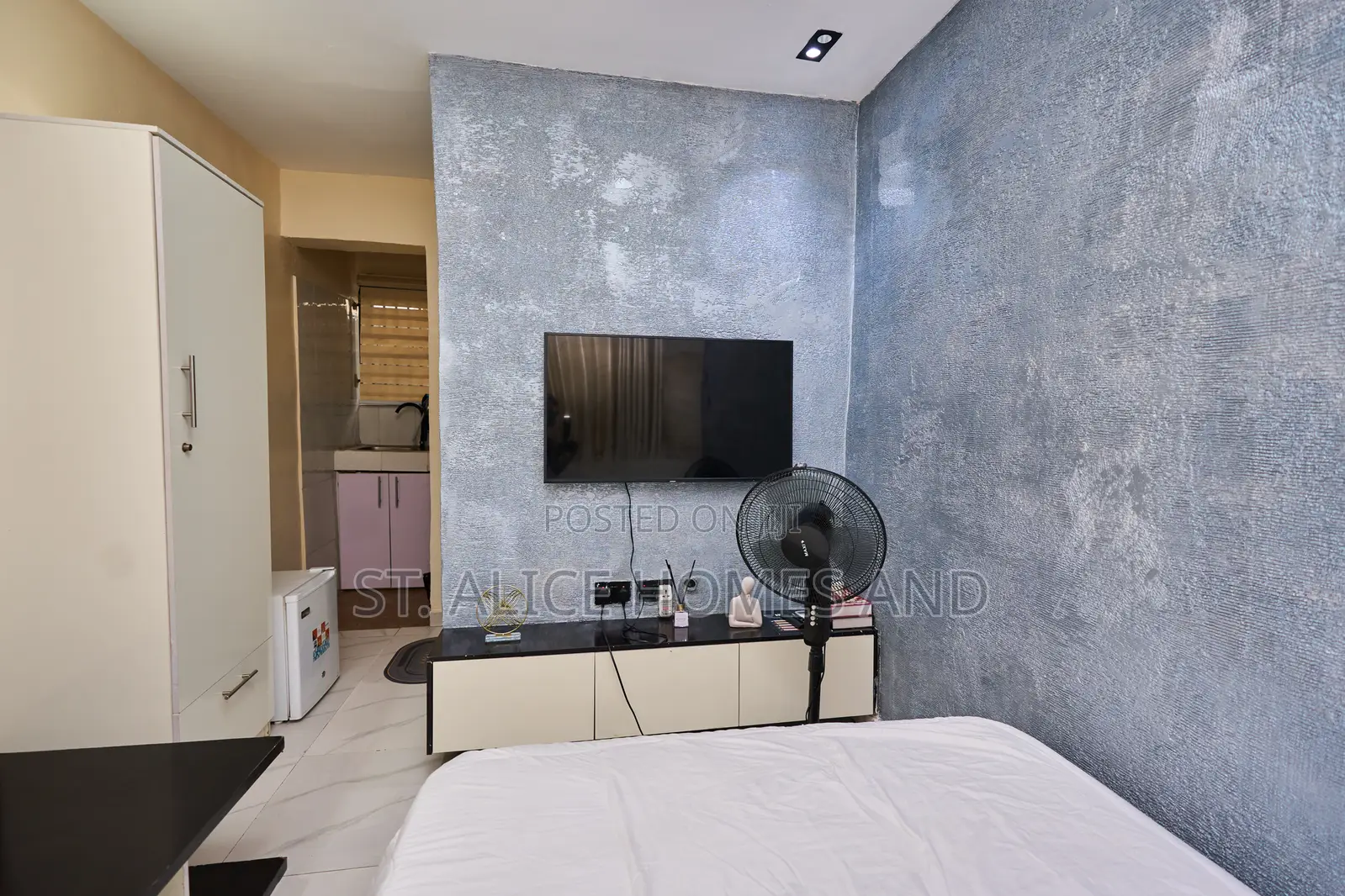L & L Isimi Papaya Studio Apartment, Gbagada, Lagos