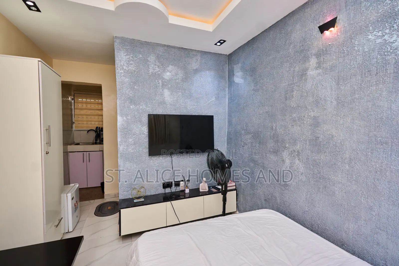L & L Isimi Papaya Studio Apartment, Gbagada, Lagos