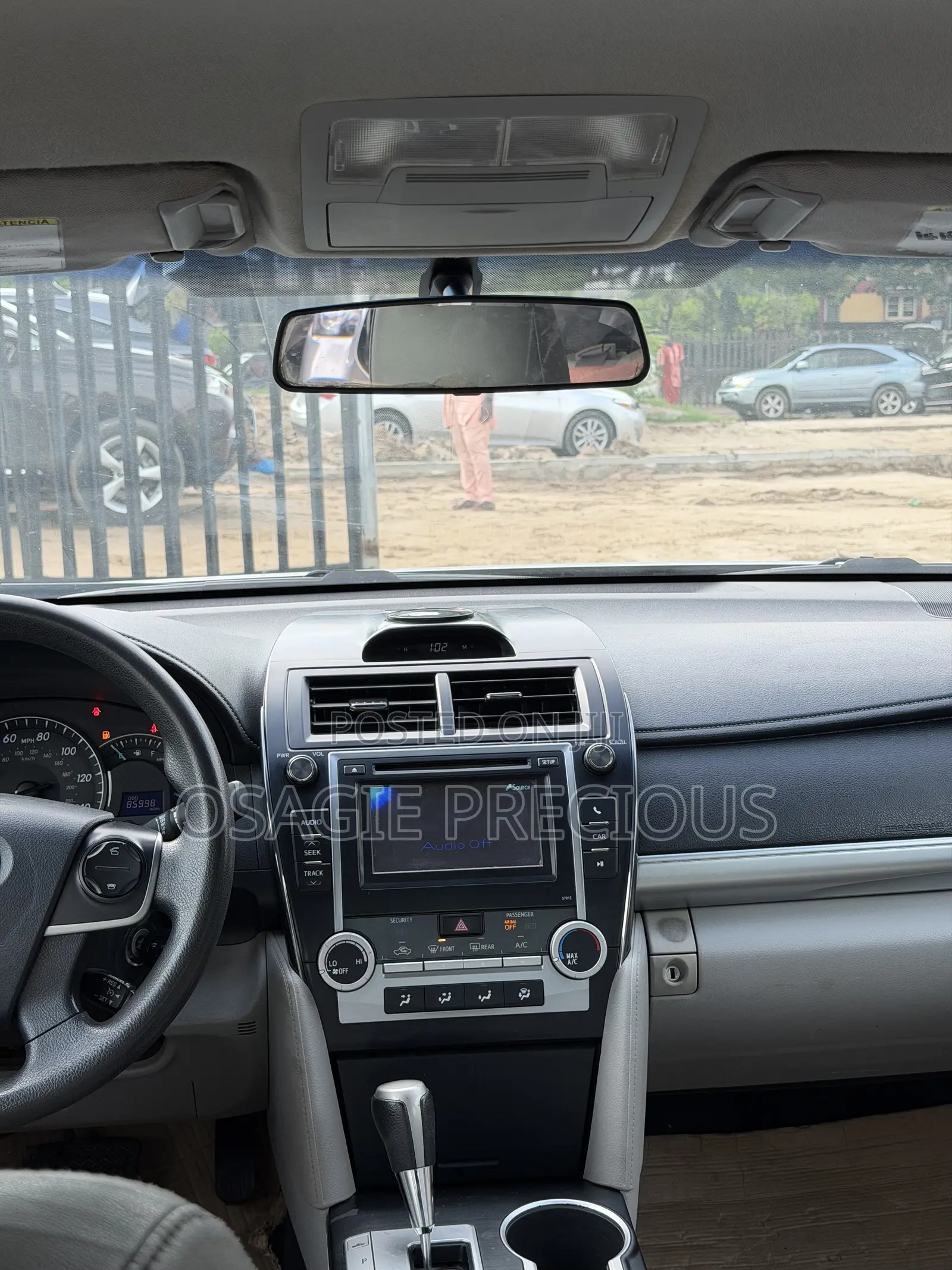 Toyota Camry LE 4dr Sedan (2.5L 4cyl 6A) 2012 Silver