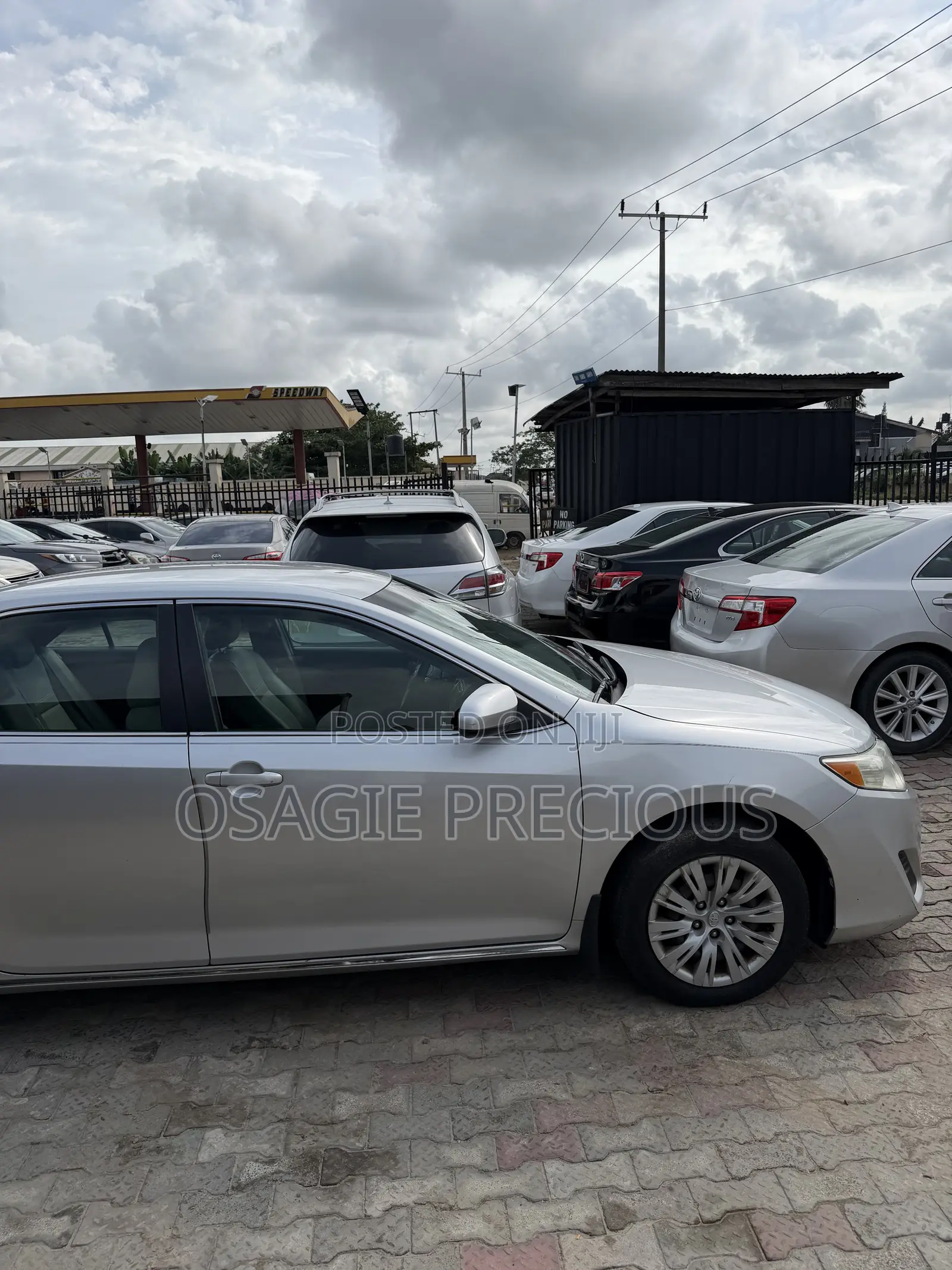Toyota Camry LE 4dr Sedan (2.5L 4cyl 6A) 2012 Silver