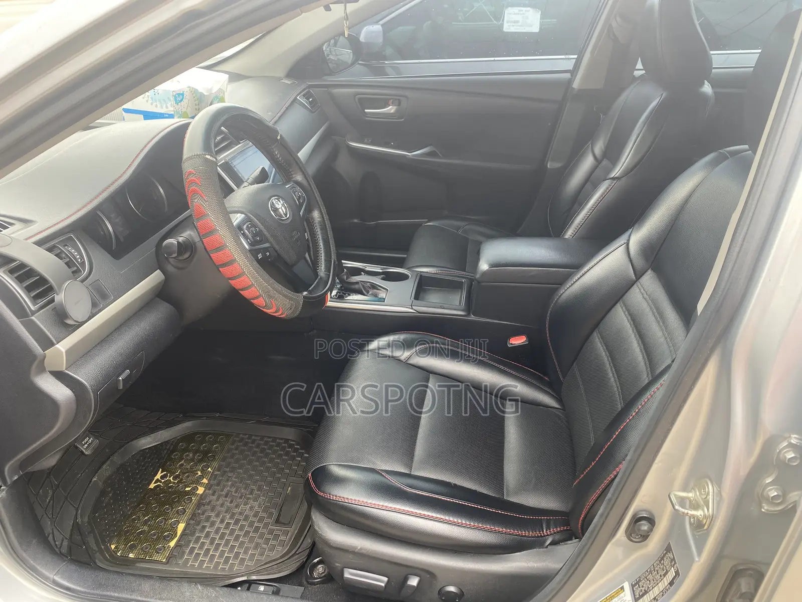 Toyota Camry SE 4dr Sedan (2.5L 4cyl 6A) 2015 Silver