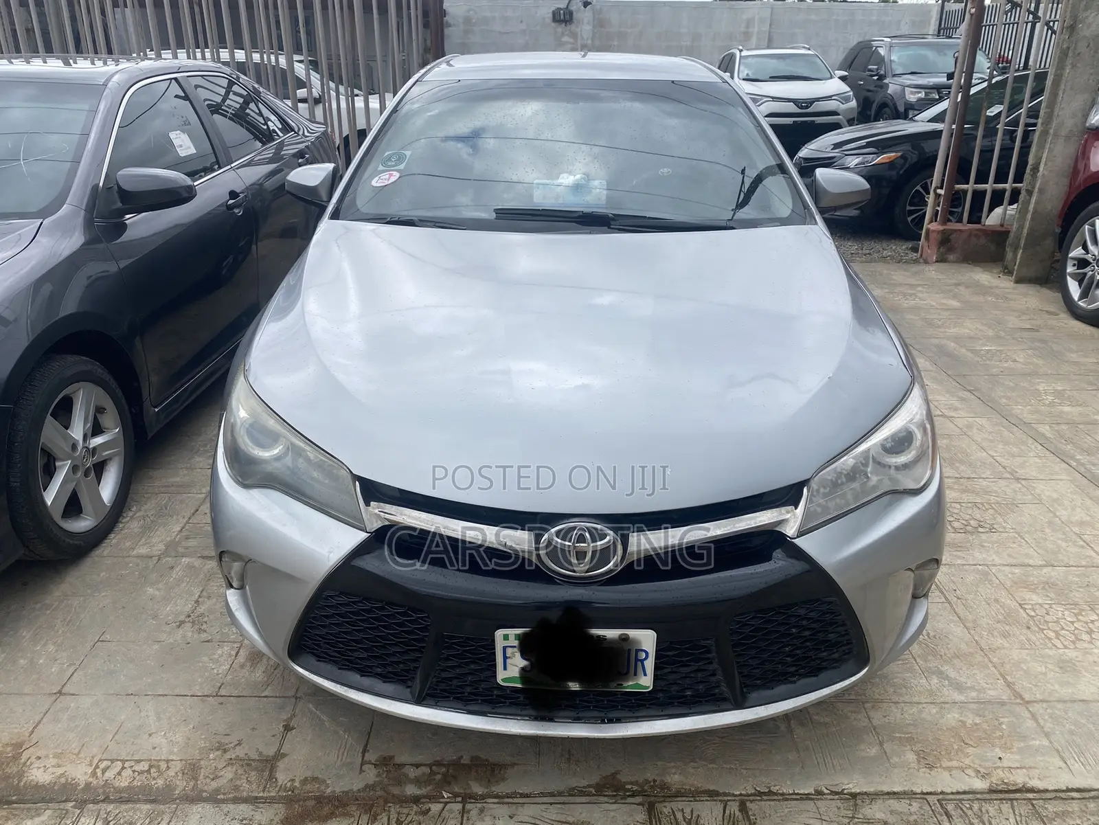 Toyota Camry SE 4dr Sedan (2.5L 4cyl 6A) 2015 Silver