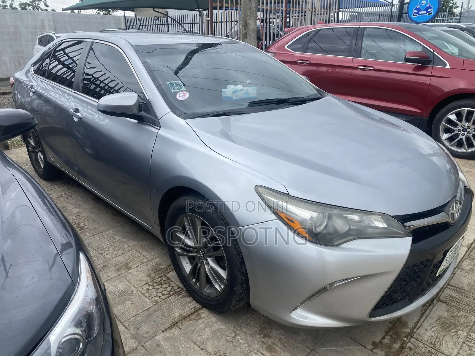 Toyota Camry SE 4dr Sedan (2.5L 4cyl 6A) 2015 Silver