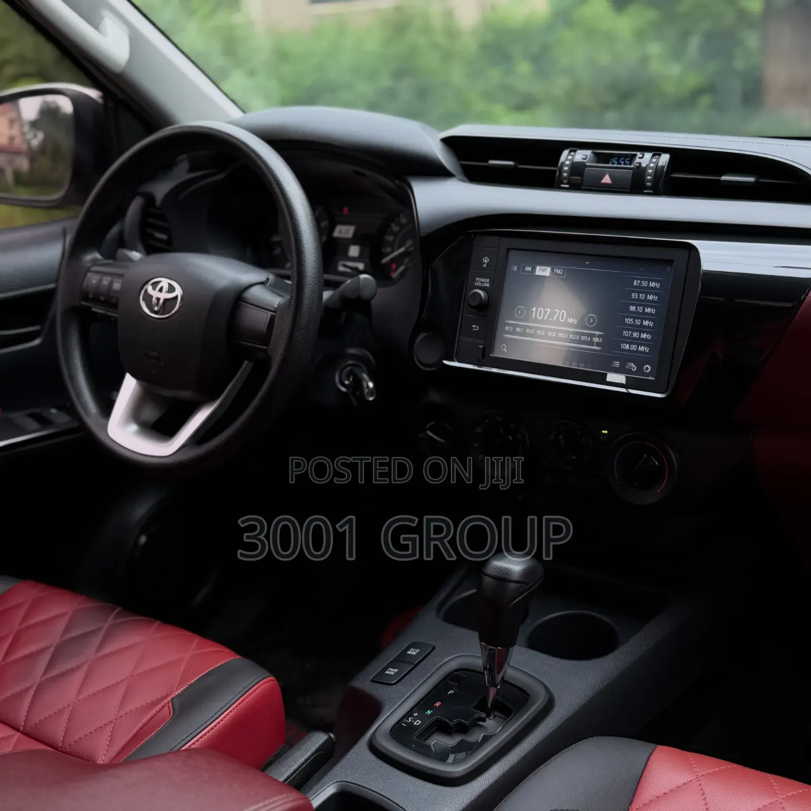 Toyota Hilux 2022 White