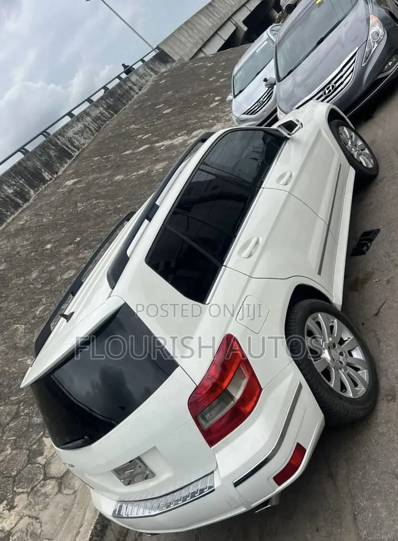 Mercedes-Benz GLK-Class 350 2011 White