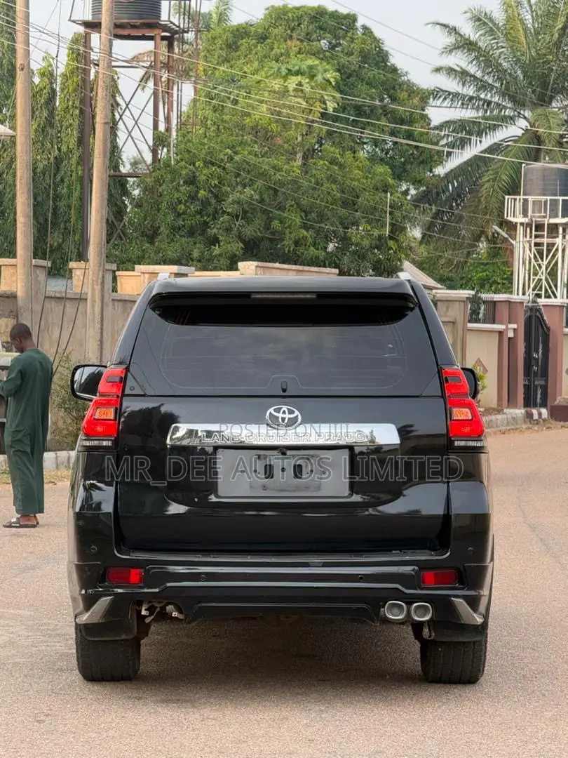 Toyota Land Cruiser Prado 2012 Black
