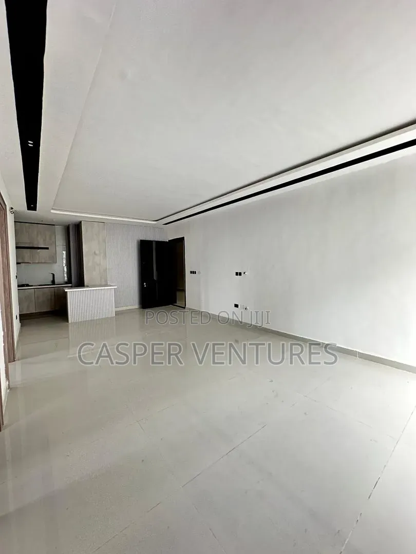 2bdrm Apartment in Admiralty Way, Lekki Phase 1 for sale