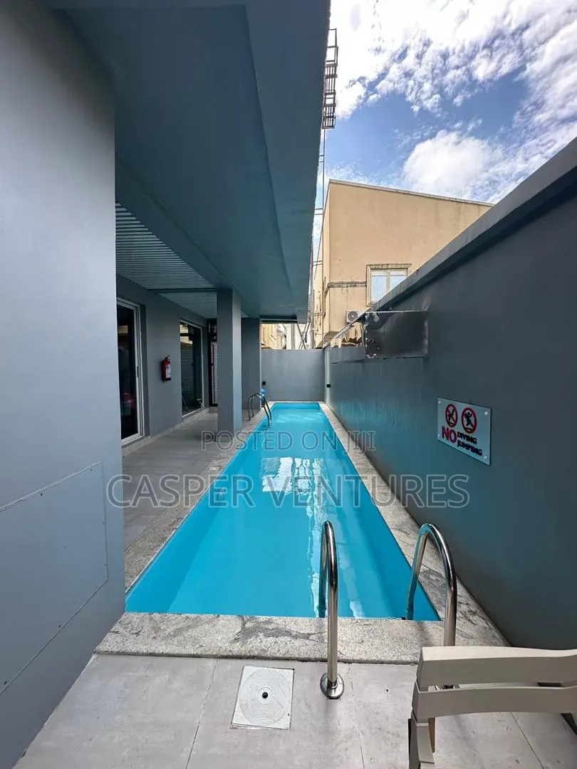 2bdrm Apartment in Admiralty Way, Lekki Phase 1 for sale