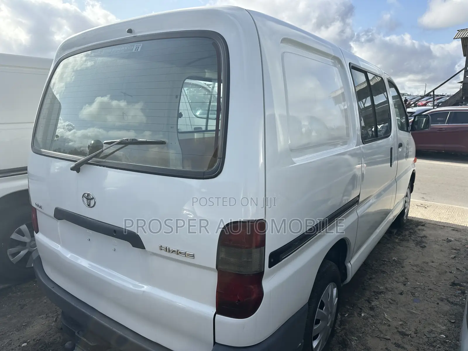 Toyota HiAce 2006 White