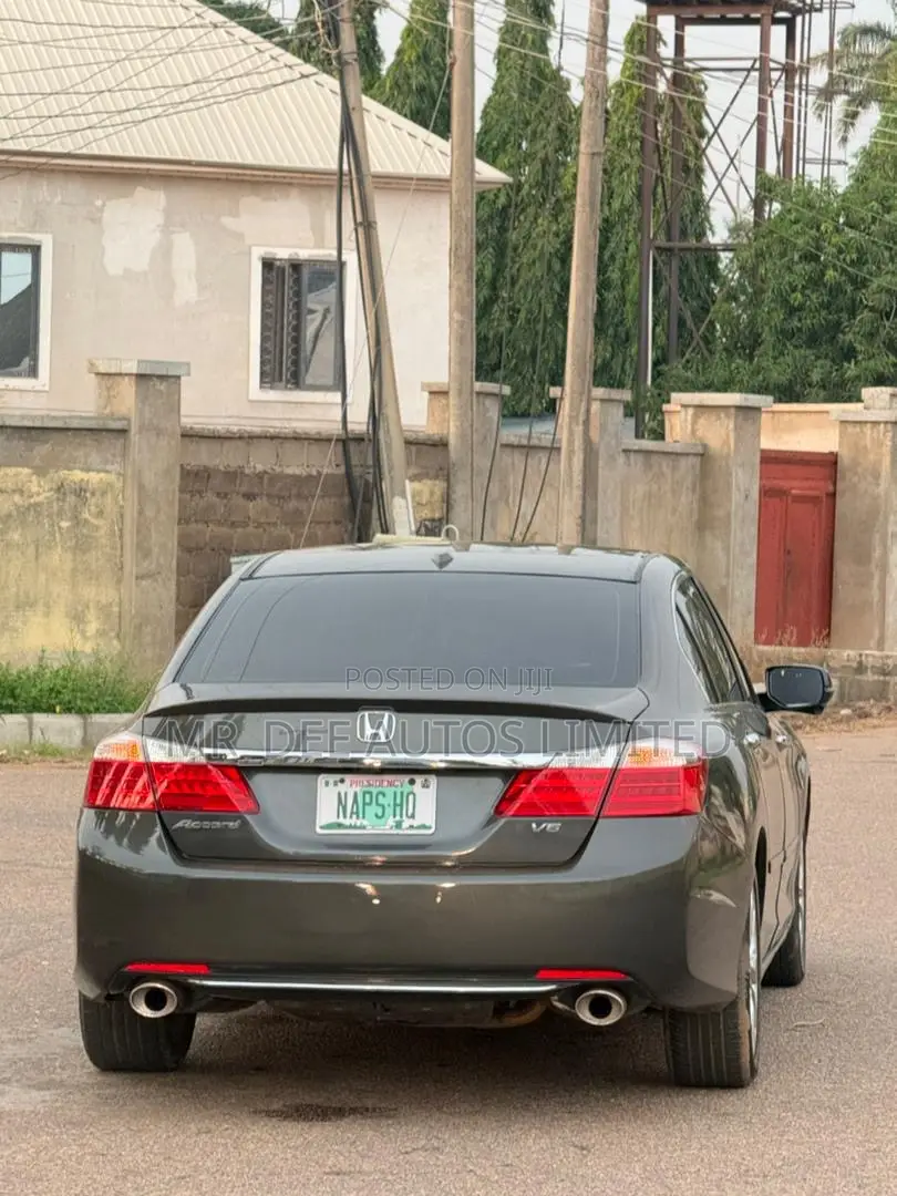 Honda Accord EX-L V-6 4dr Sedan FWD (3.5L 6cyl 6A) 2013 Gray