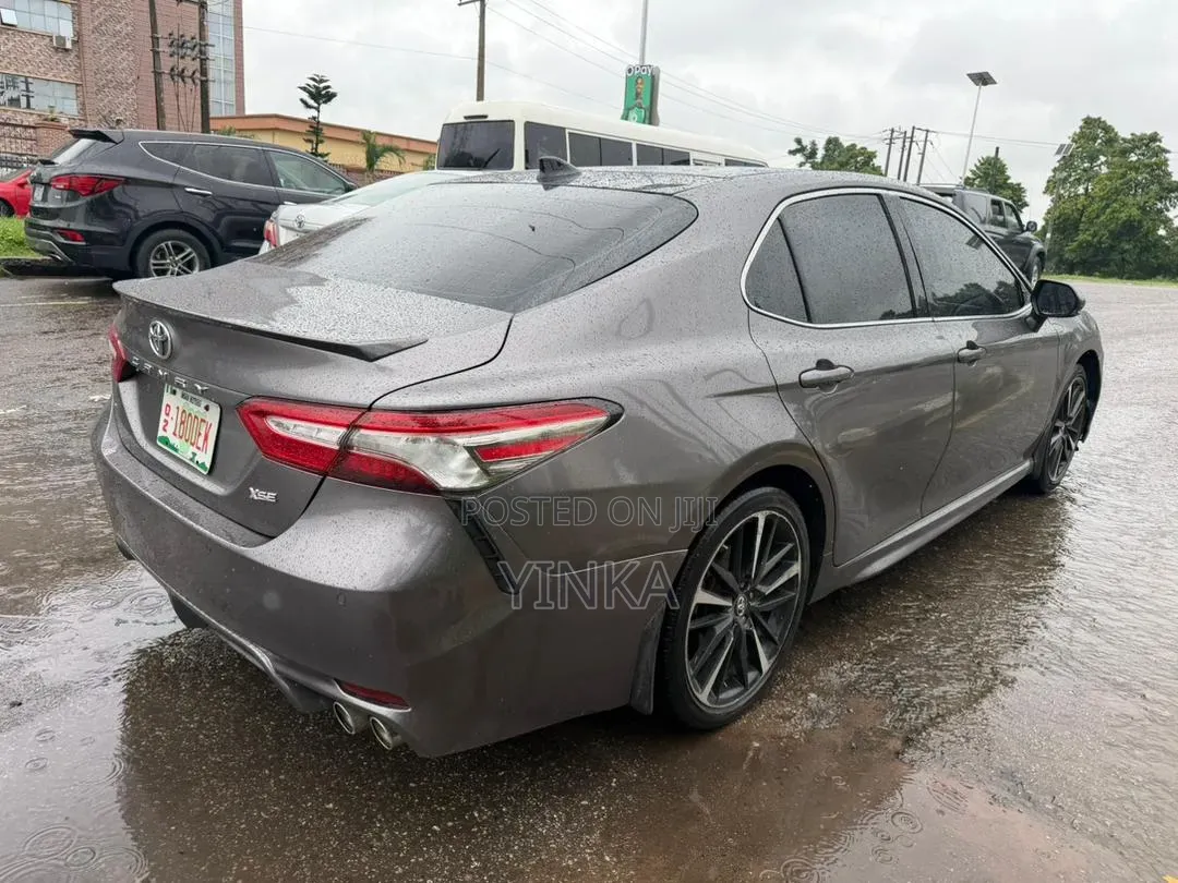 Toyota Camry 2018 Gray