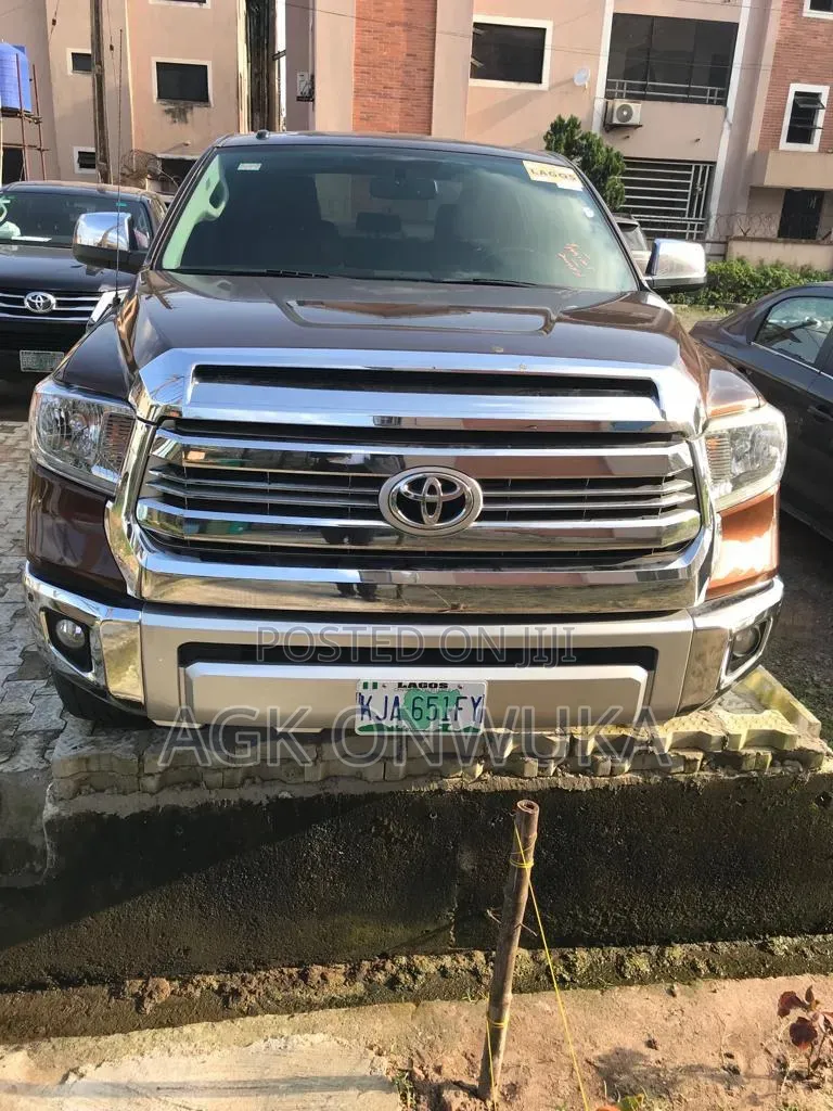 Toyota Tundra 2014 Brown