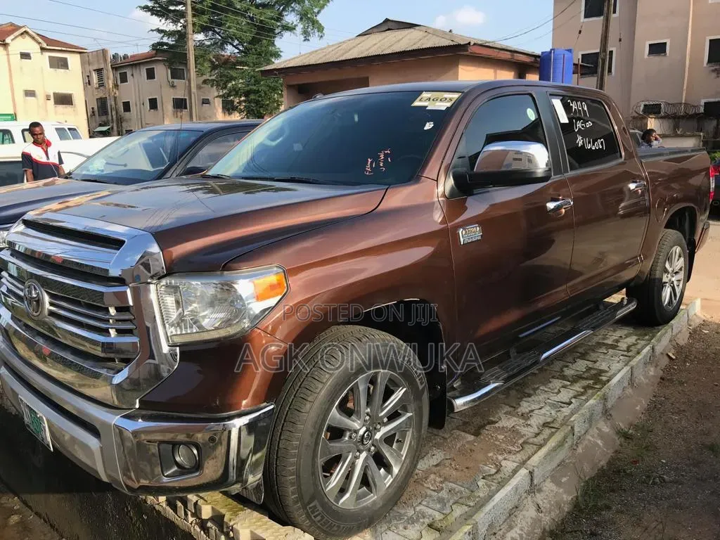 Toyota Tundra 2014 Brown