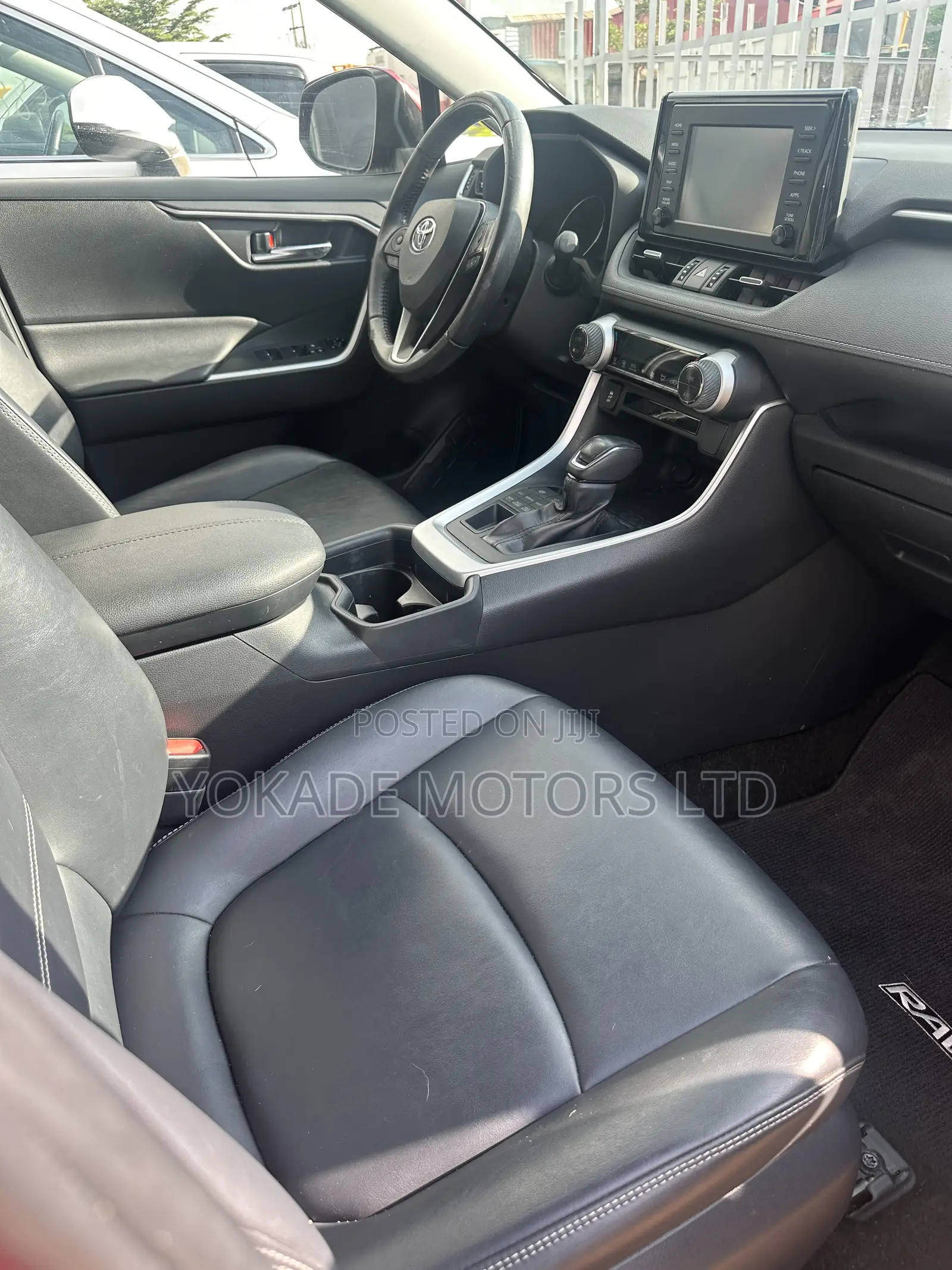 Toyota RAV4 XLE FWD 2019 Burgundy