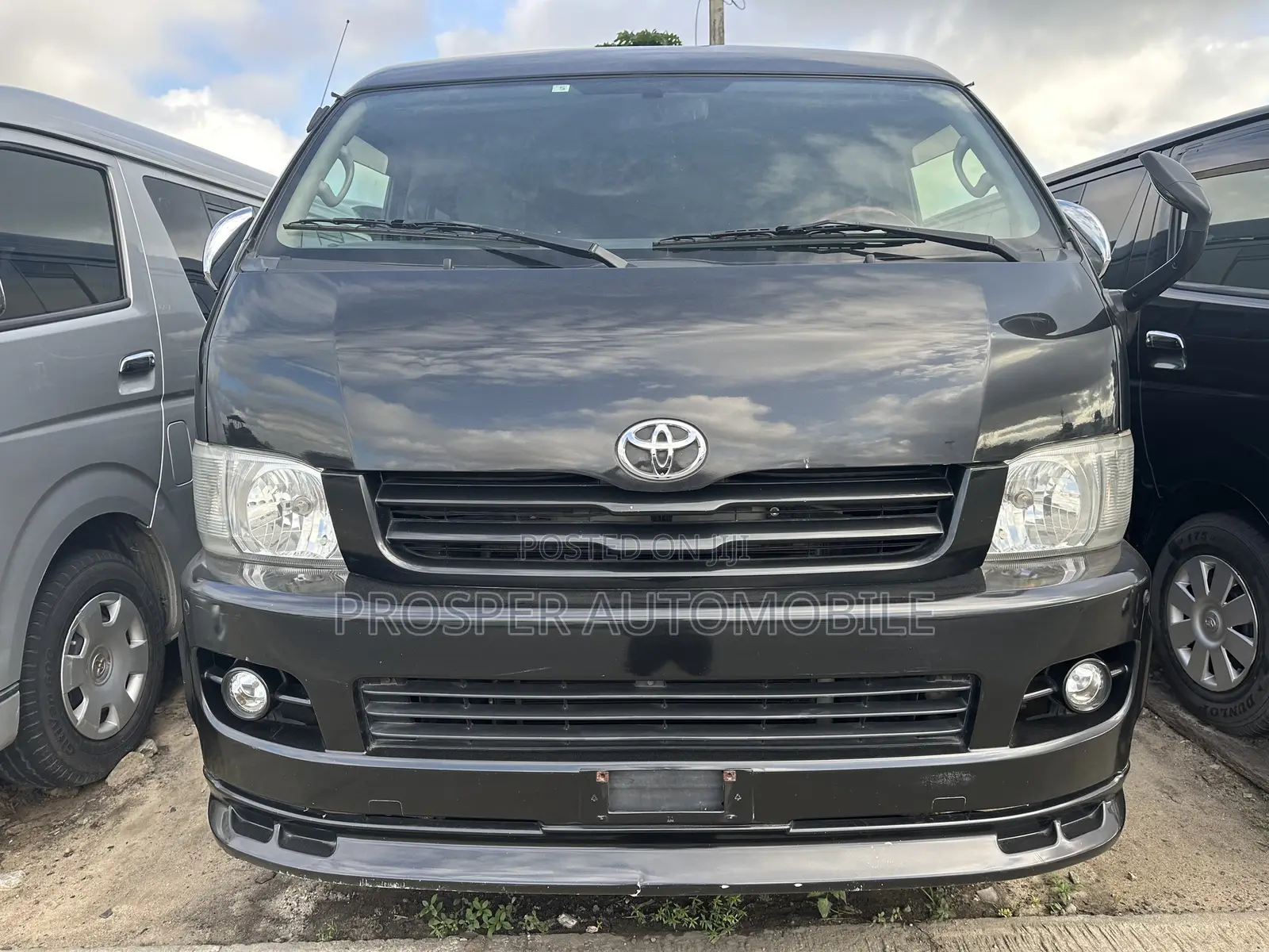 Toyota HiAce 2012 Black