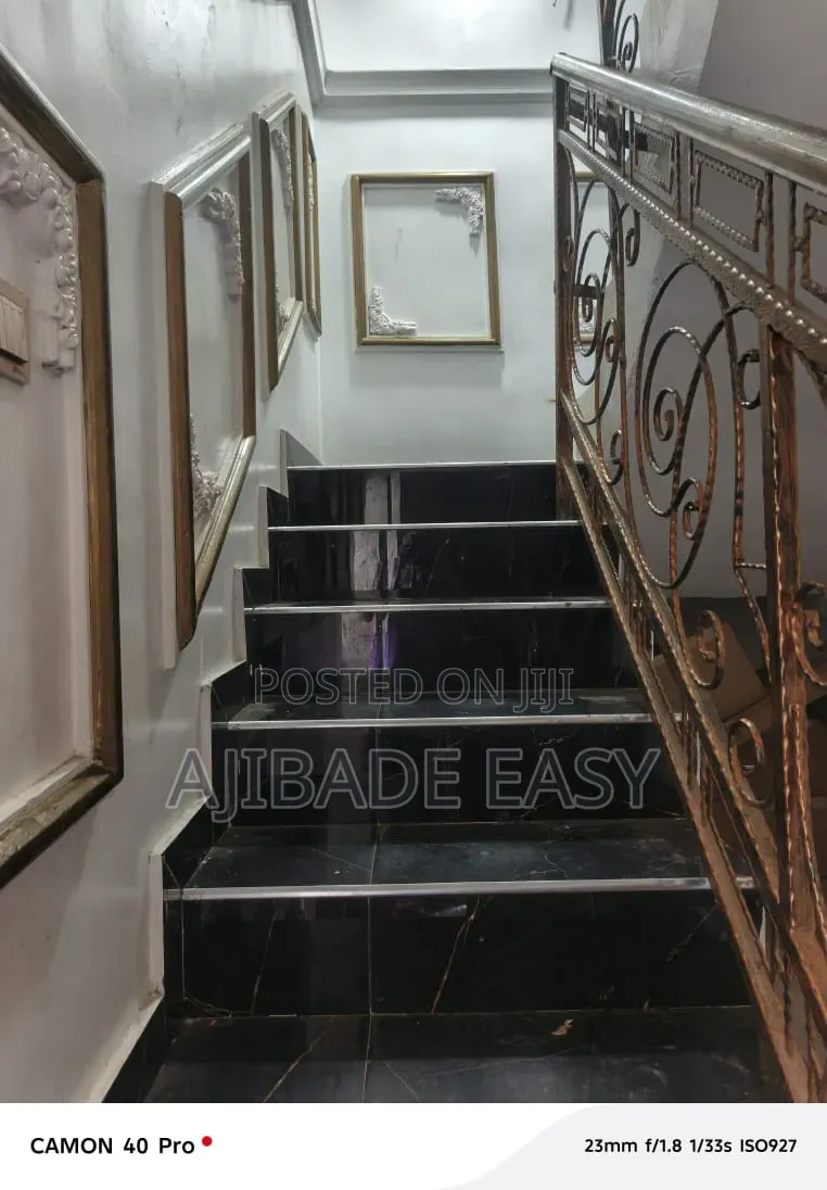 7bdrm Duplex in Olowo Estate, Iseri Olofin for sale