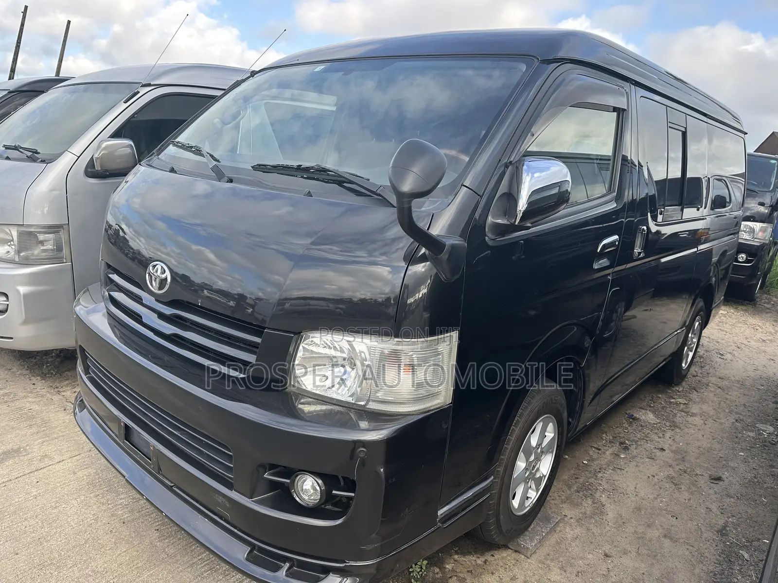 Toyota HiAce 2012 Black