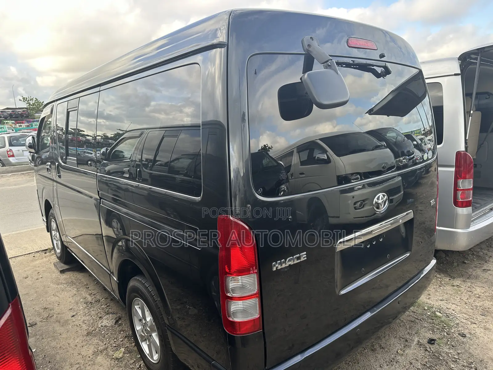 Toyota HiAce 2012 Black