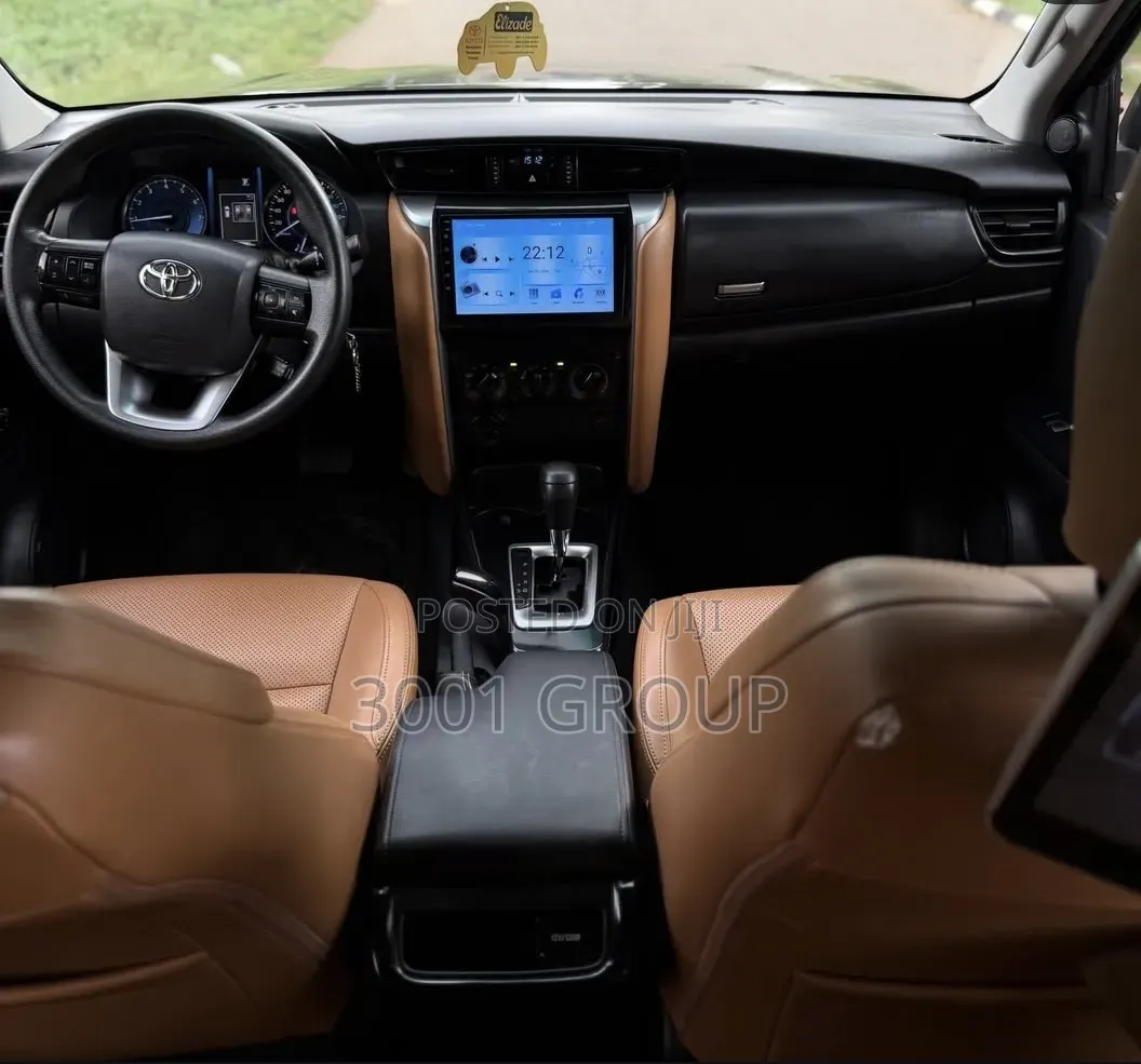 Toyota Fortuner 2022 Black