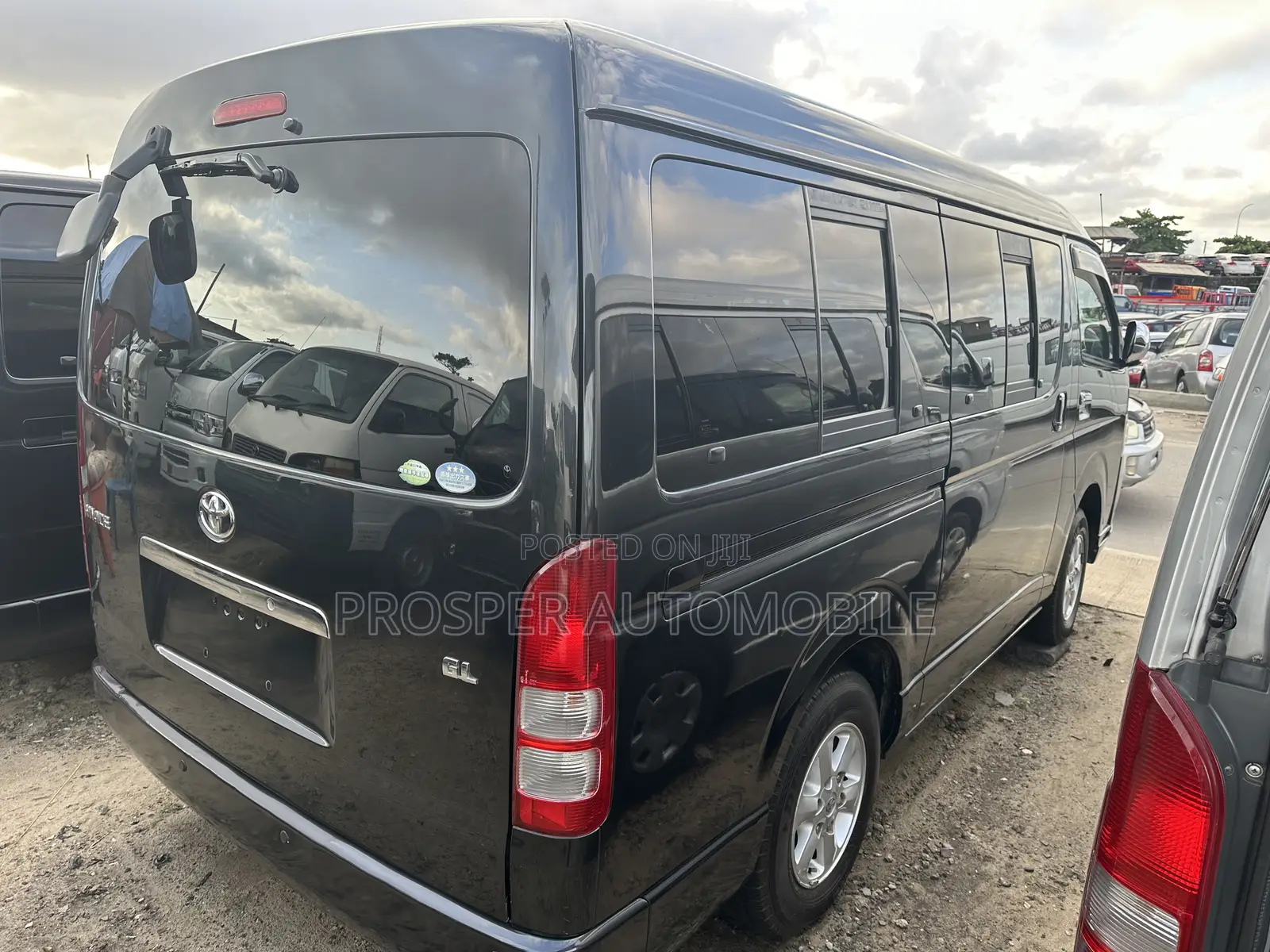 Toyota HiAce 2012 Black