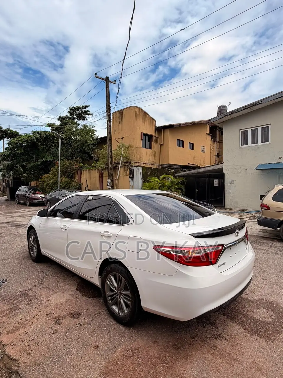 Toyota Camry SE 4dr Sedan (2.5L 4cyl 6A) 2016 White
