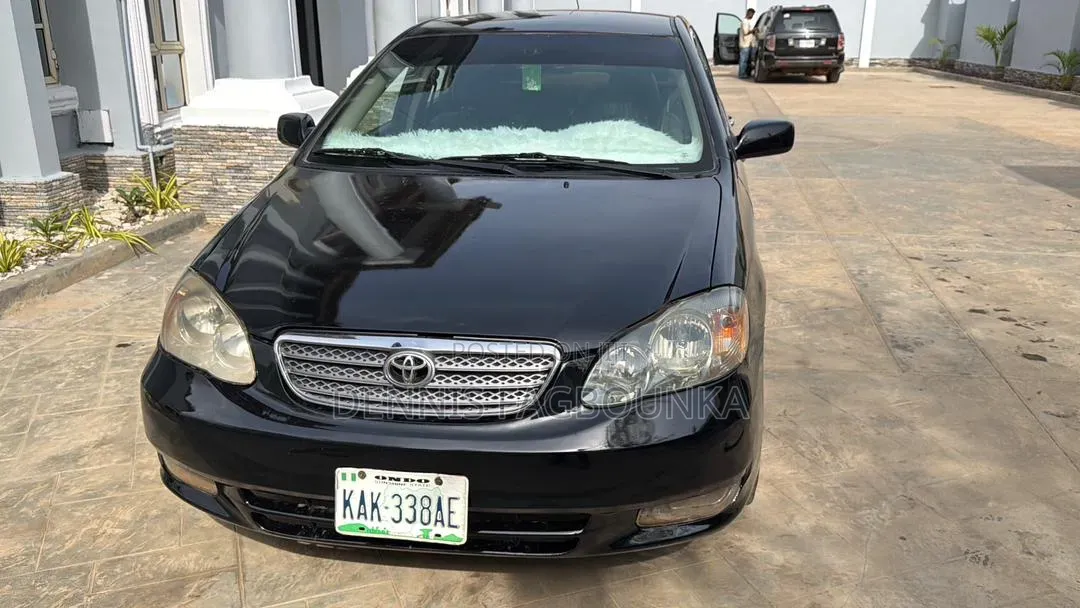 Toyota Corolla 2004 Black
