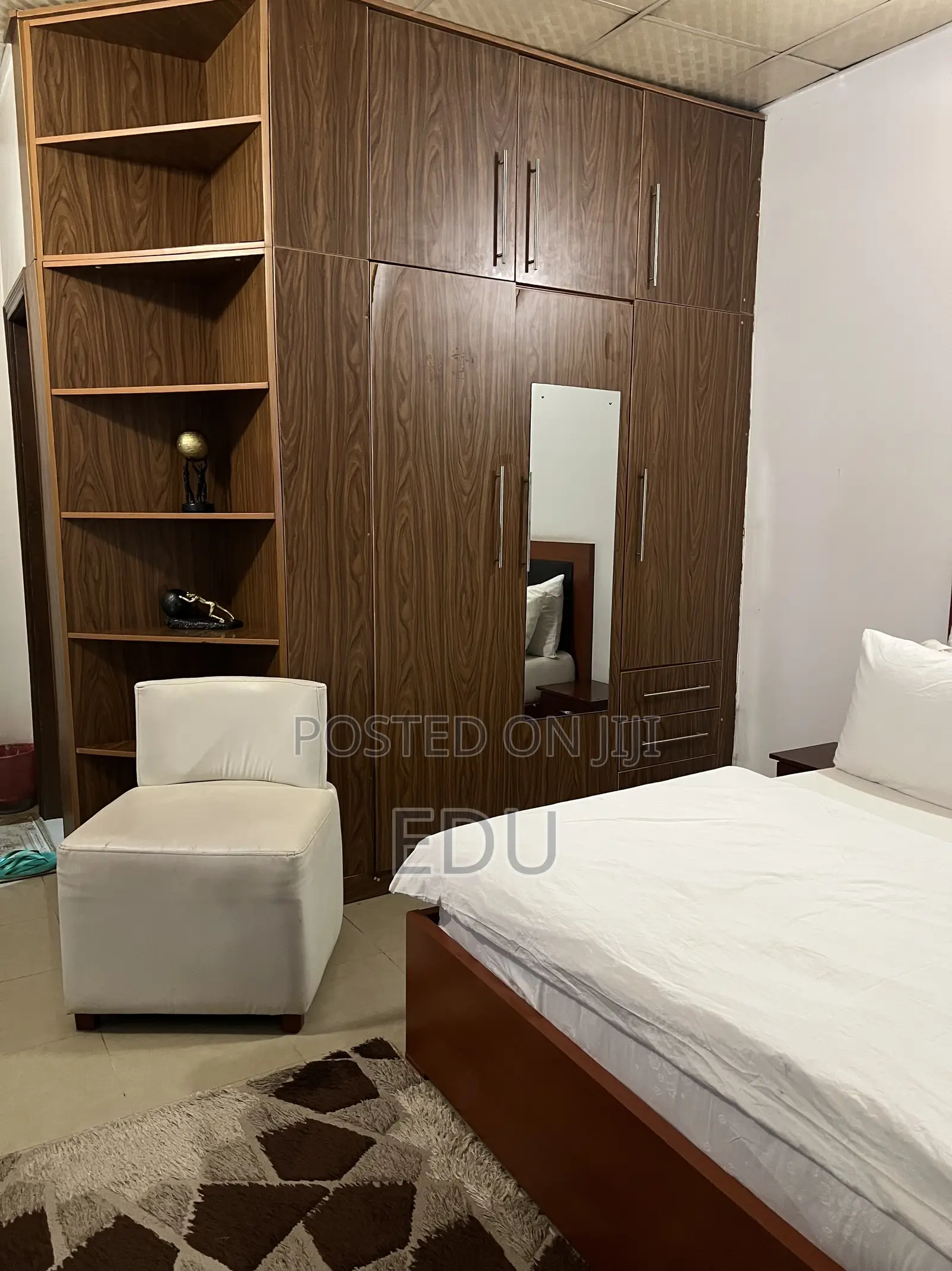 A Super Selfcon Apartment- Queen