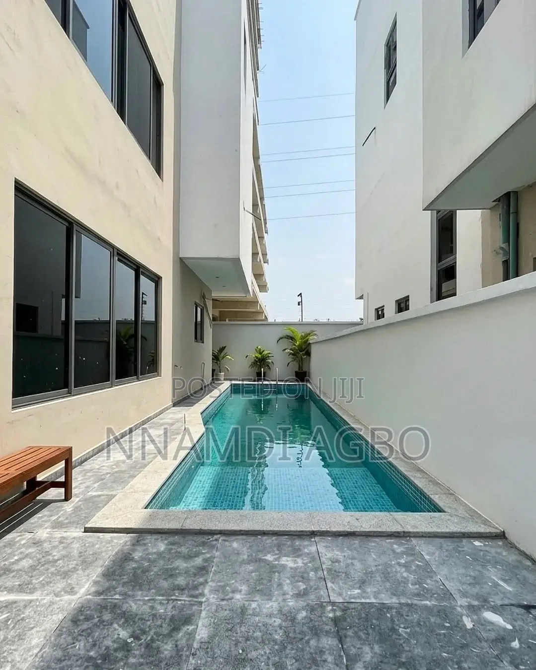 3bdrm Apartment in Lekki Phase 1 for sale