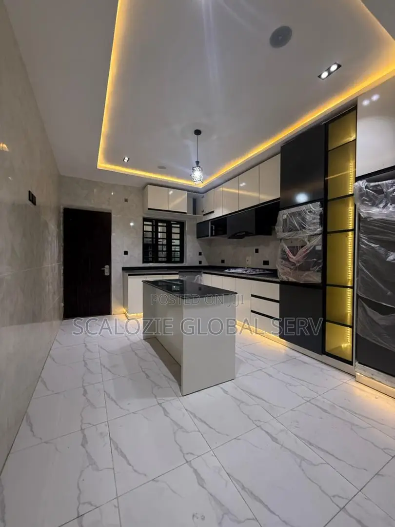 4bdrm Duplex in Hill View / Cocaine for sale