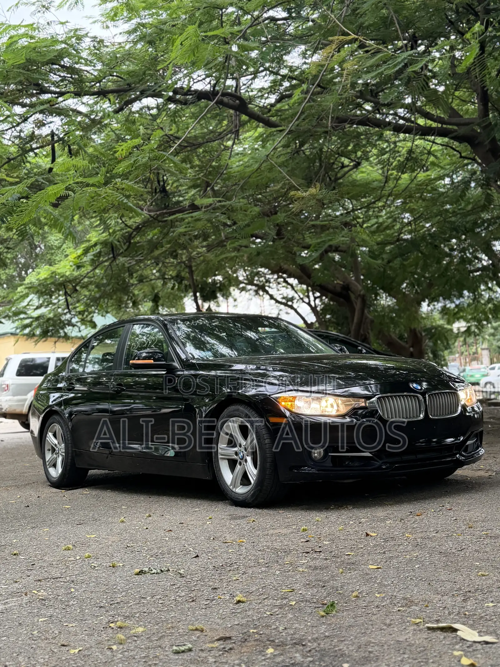 BMW 320i 2013 Black