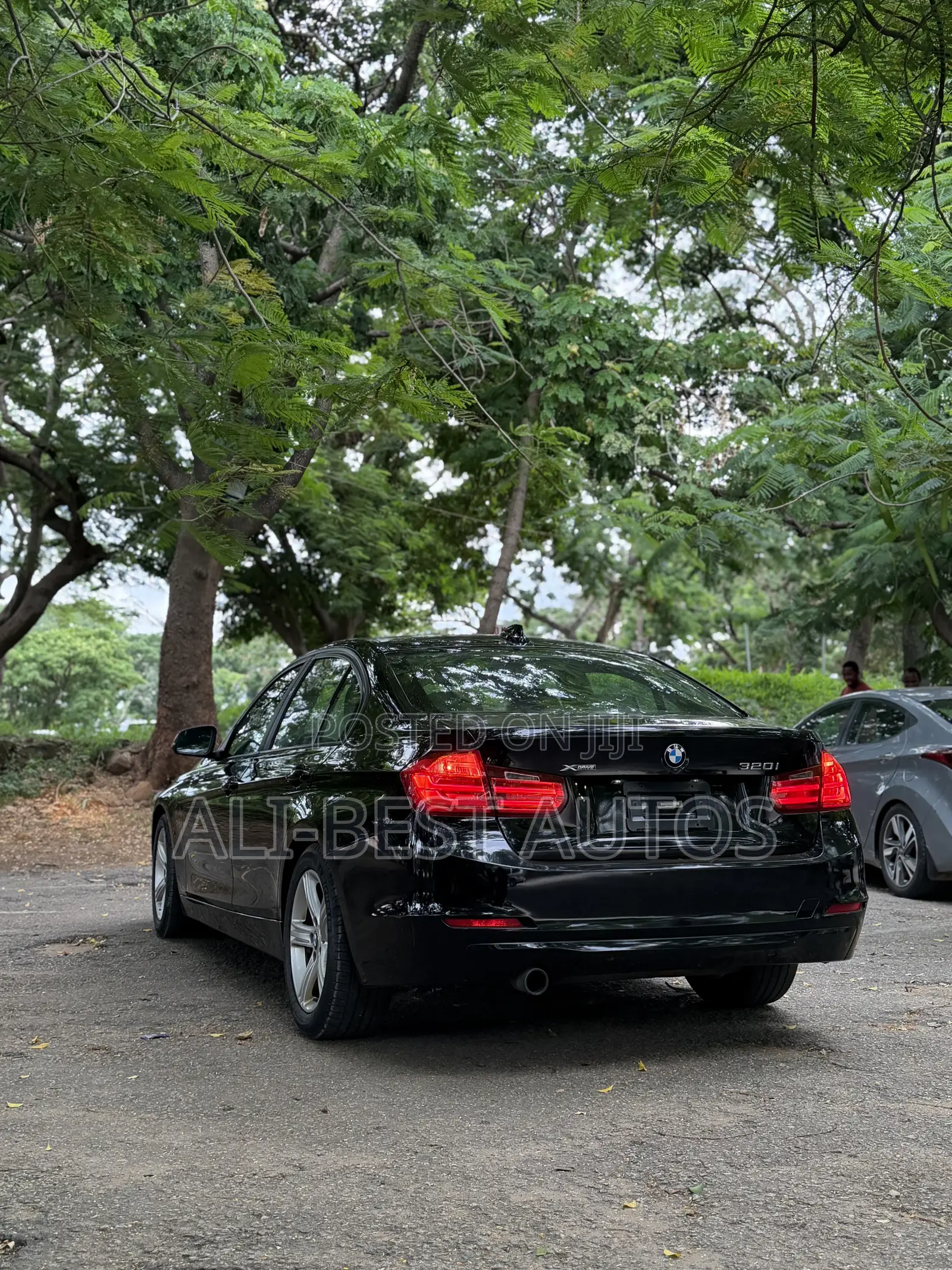 BMW 320i 2013 Black