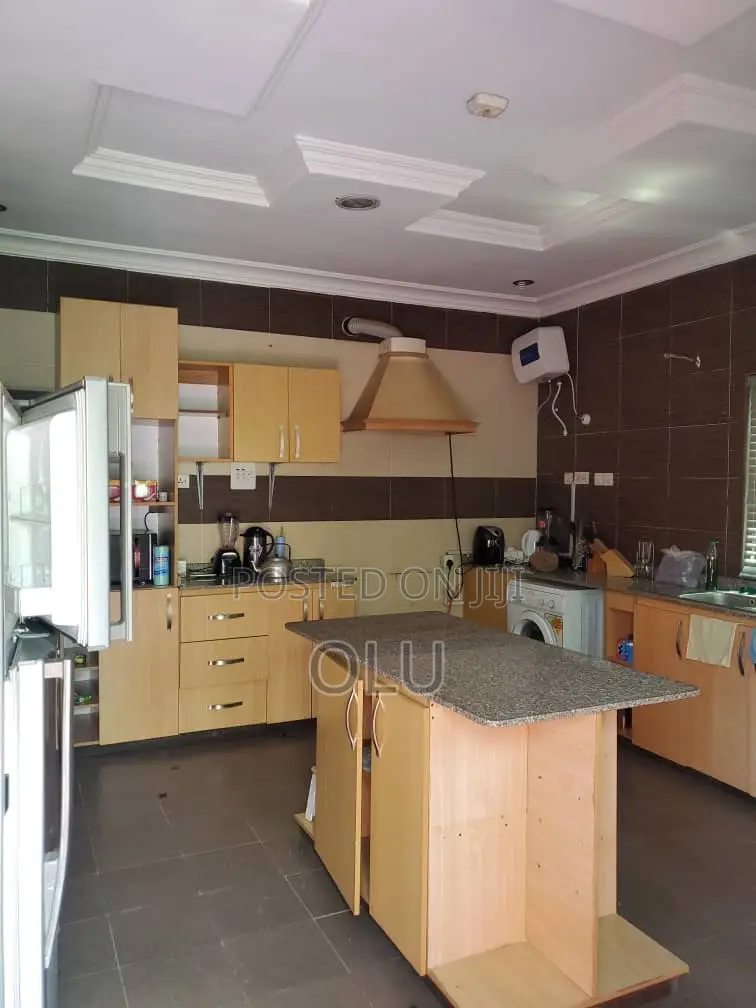 Furnished 5bdrm Duplex in Ikota for sale