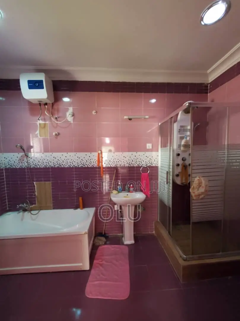 Furnished 5bdrm Duplex in Ikota for sale