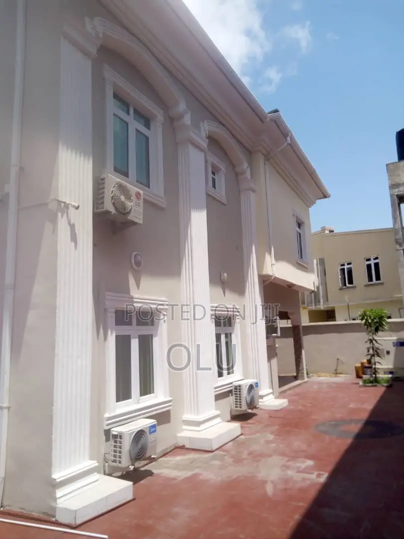 Furnished 5bdrm Duplex in Ikota for sale