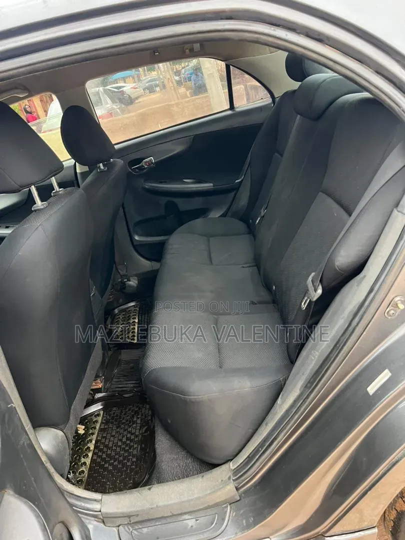 Toyota Corolla 2009 Gray