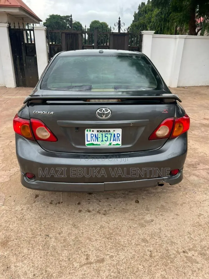 Toyota Corolla 2009 Gray